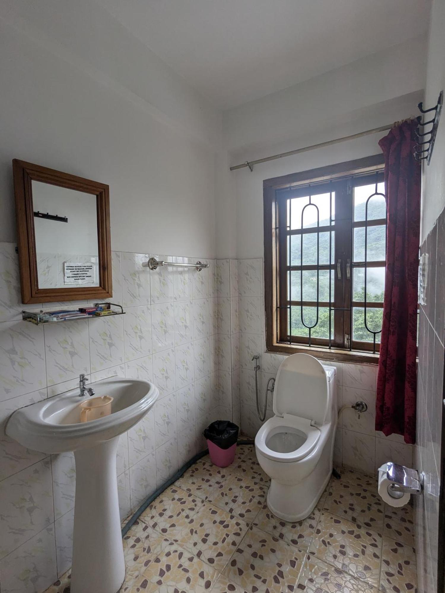 Dovipie Inn Kohima 외부 사진